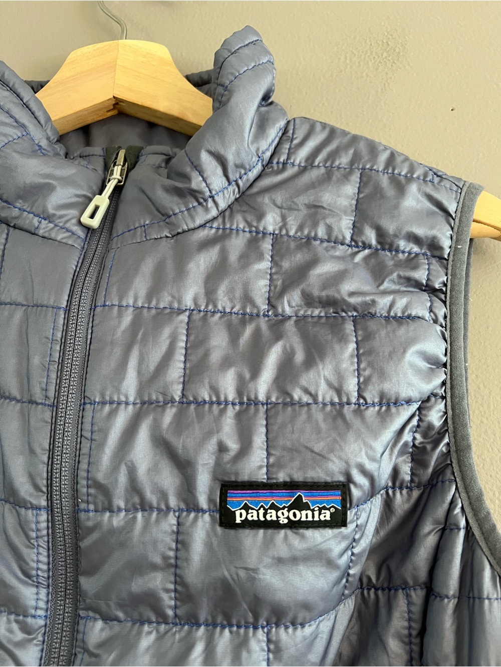 Patagonia Women’s Nano Puff Full Zip Vest Size Large Purple Primaloft STY84247 - Picture 4 of 14